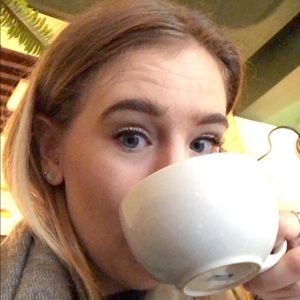 Meet your Posher, April